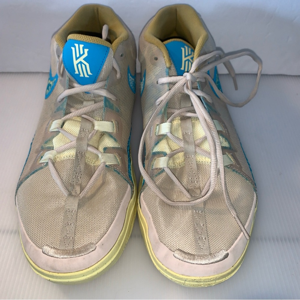 Nike Kyrie Flytrap IV mesh Cream and Blue Men’s Sneakers size:11.5 *fair*